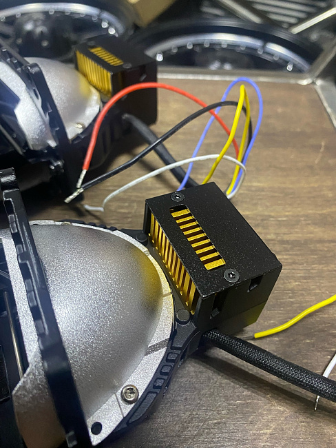 картинка Светодиодные линзы Sanvi L60 Laser, 3 дюйма 5500k магазин  StreetTuning 