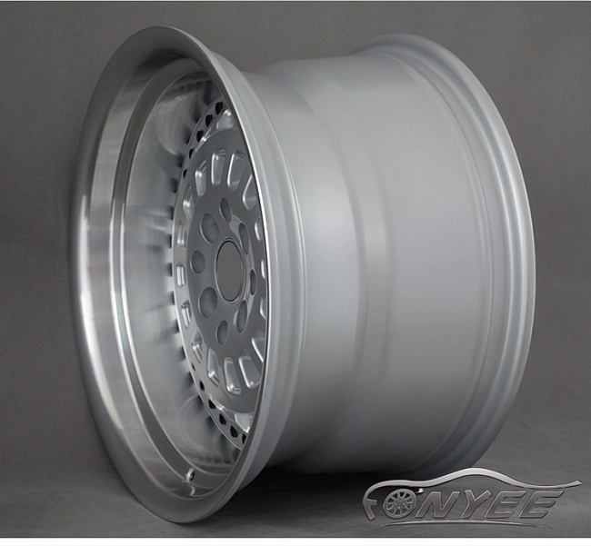 картинка Новые диски ESM 015 R16 4x114,3-4x100 ET20 J9 серебро + черные болтики магазин  StreetTuning 