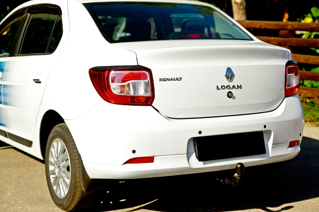 картинка Renault Logan II 2014—н.в. Накладки на задние фонари (реснички) магазин  StreetTuning 