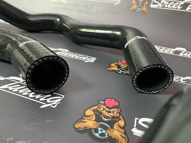 картинка Патрубки радиатора StreetTuning для Mini Cooper S JCW W11 1.6 R52 04-08/R53 01-06, черные 3 шт магазин  StreetTuning 