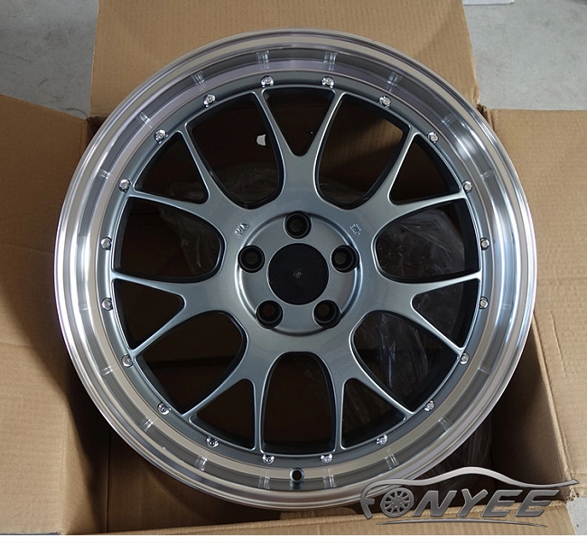 картинка Новые диски BBS LM-R R20 5X114,3 ET43 J8,5 серый глянец + полированная полка магазин  StreetTuning 