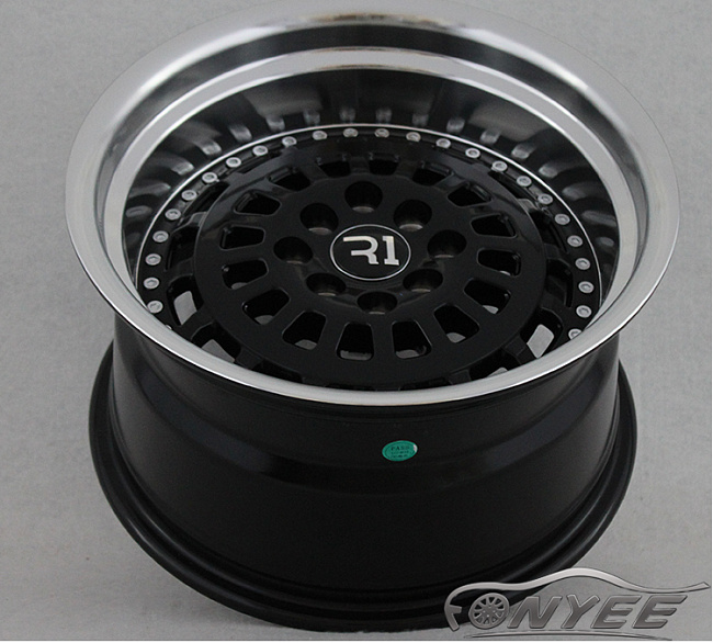 картинка Новые диски ESM 015 R15 4x100-114,3 ET15 J9 черный глянец + серебро магазин  StreetTuning 