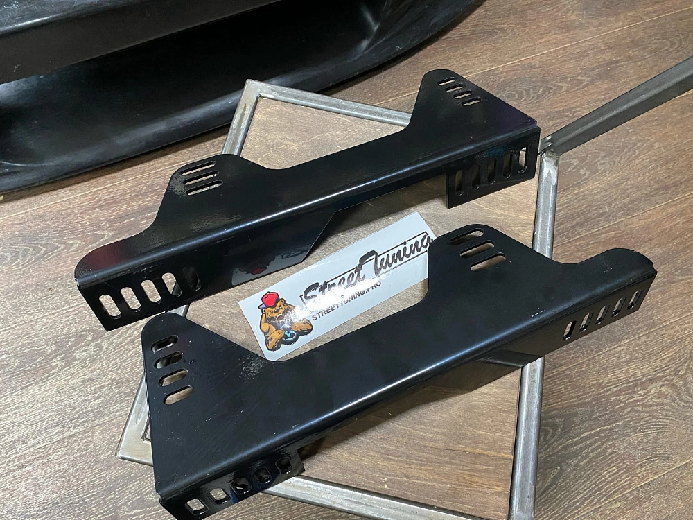 картинка Кронштейны крепления спортивного сиденья (ковша, универсальный от магазина  StreetTuning