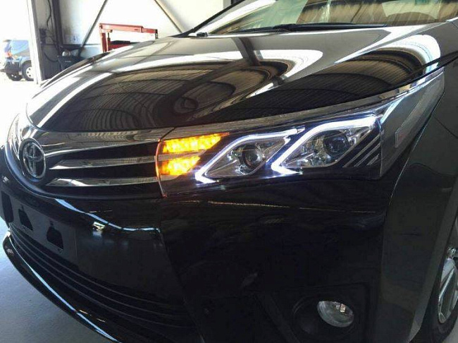 картинка Передние фары для Toyota Corolla 160 2014-2016 г магазин  StreetTuning 