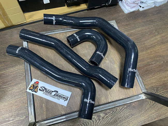 картинка Патрубки радиатора STREETTUNING для Mitsubishi Lancer Evo 10 магазин  StreetTuning 