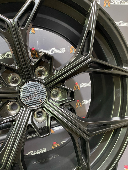 картинка Новые диски VAGE VF-X01 R18 J8 ET35 5X108 Black магазин  StreetTuning 