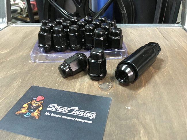 картинка Колесные гайки Starleks, М14 х 1.5, L-35 мм, черные магазин  StreetTuning 