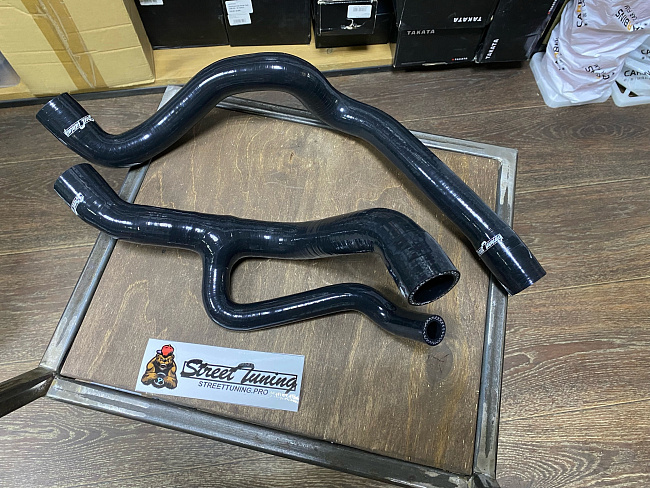 картинка Патрубки радиатора STREETTUNING для VW Golf 1.4TSi MK6 2009-2014 тип 2 магазин  StreetTuning 