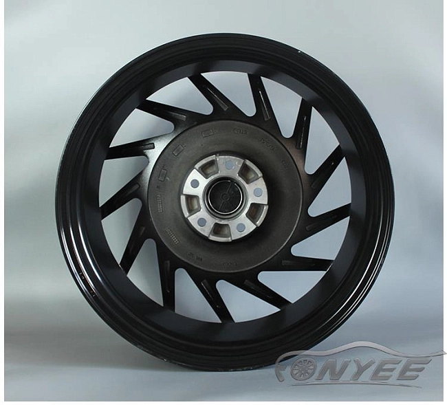 картинка Новые диски Vossen VLE1-L Replica R18 5X112 ET40 J8,5 черный мат магазин  StreetTuning 