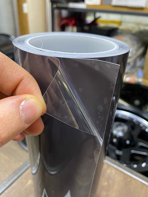 картинка Защитная полиуретановая пленка Carbins для фар PPF светло-черная магазин  StreetTuning 