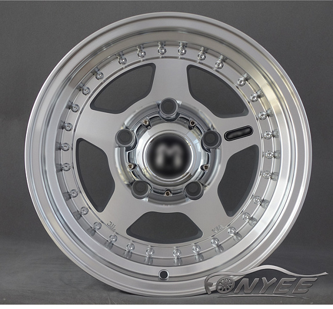 картинка Новые диски MVF-955 R15 5X114,3 ET-10 J7 серебро + серебристые болтики магазин  StreetTuning 