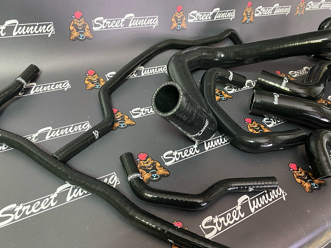 картинка Патрубки системы охлаждения StreetTuning для VW Golf MK4 1.8T до 2006, черные 9 шт магазин  StreetTuning 