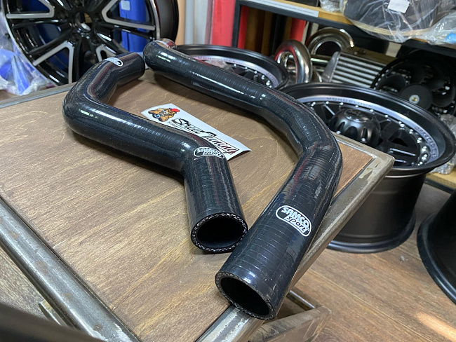 картинка Патрубки радиатора Samco Sport для MMC Evo 7-8 CT9A, черные магазин  StreetTuning 