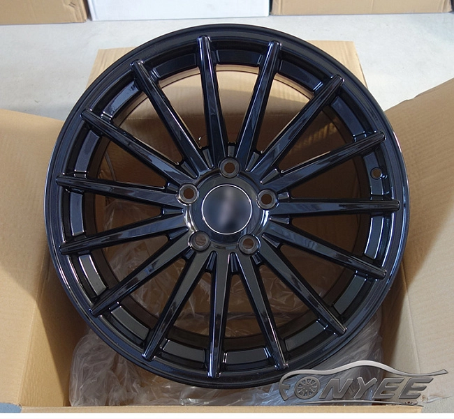 картинка Новые диски Vossen VFS2 Replica R17 5X114,3 ET35 J8 черный глянец магазин  StreetTuning 