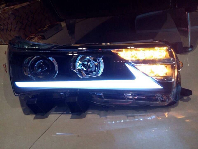 картинка Передние фары для Toyota Corolla 160 2014-2016 г магазин  StreetTuning 