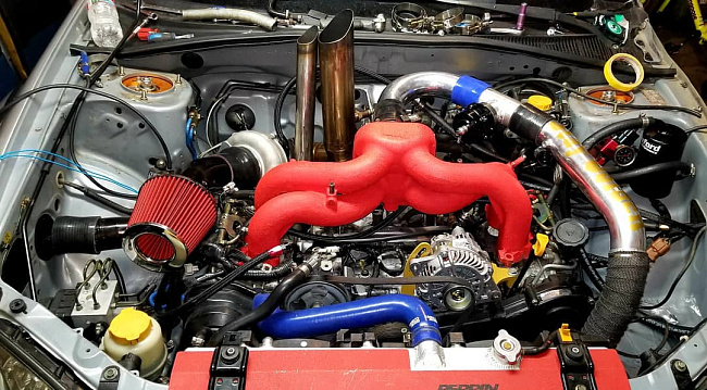 картинка Кронштейн для переноса генератора на двигателях Subaru EJ-серии, разворот впускного коллектора магазин  StreetTuning 