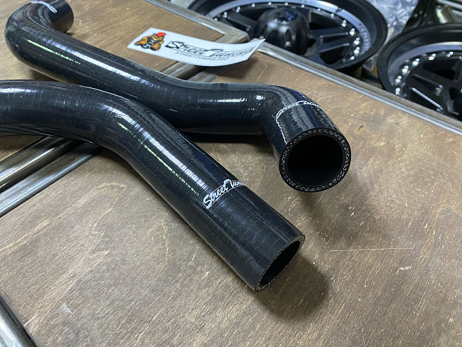 картинка Патрубки радиатора StreetTuning для Toyota Camry XV30 2002-2006 магазин  StreetTuning 