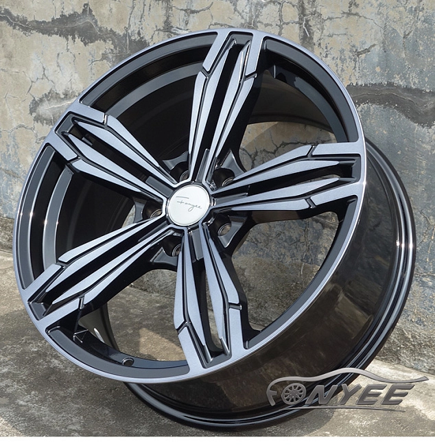 картинка Новые диски Dibite R18 5x114,3 ET35 J8 черные магазин  StreetTuning 