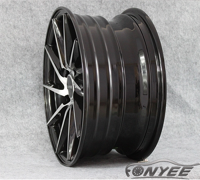 картинка Новые диски Vossen CVT-R Replica R15 4X100 ET35 J7 черный глянец + серебро магазин  StreetTuning 
