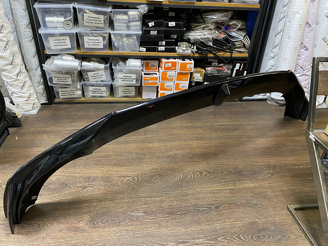 картинка Сплиттер (губа) на передний бампер для Lixiang L9, черный глянец магазин  StreetTuning 