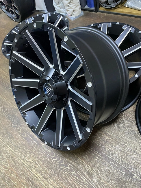 картинка Новые диски Fuel D615 R18 J9 ET0 6X139,7 ЦО 106.1 магазин  StreetTuning 