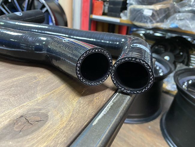 картинка Патрубки радиатора Samco Sport для Toyota Celica GT4 ST205, черные магазин  StreetTuning 