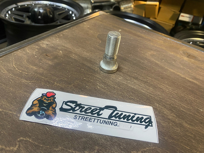 картинка Шпилька Starleks на газель, передняя D-20.9 mm,18х1.5, резьба 30 мм магазин  StreetTuning 