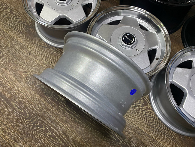 картинка Диски Borbet A R14 4х100/114,3 ET20 J6,5 серебро + полированная полка магазин  StreetTuning 