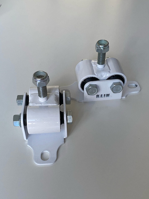 картинка Усиленные опоры двигателя для Toyota Soarer, Celica, Mark II, Cresta магазин  StreetTuning 