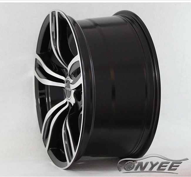 картинка Новые диски BMW F10 style R18 5x120 ET25 J8,5 черный глянец + серебро магазин  StreetTuning 