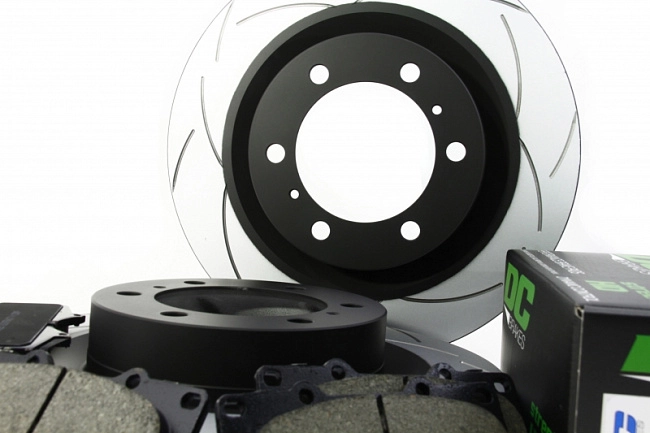 картинка КОМПЛЕКТ ПЕРЕДНИЙ:Тормозные диски DBA 2736S T2+колодки DC brakes sHD Toyota PRADO 150 / Lexus GX460 магазин  StreetTuning 