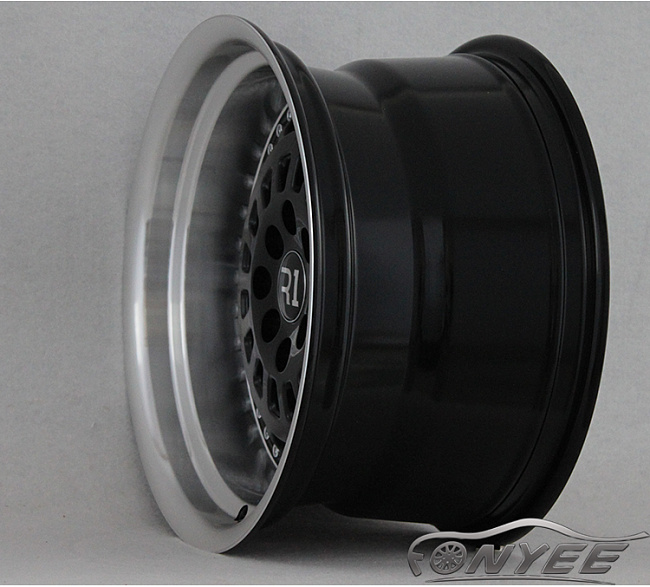 картинка Новые диски ESM 015 R15 4x100-114,3 ET15 J9 черный глянец + серебро магазин  StreetTuning 