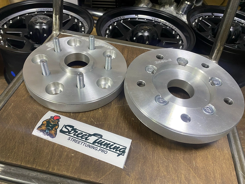 картинка Проставка переходная 25 мм 5x139.7-5x114.3, ЦО 98.5-60.1 шпилька 12x1.5 от магазина  StreetTuning