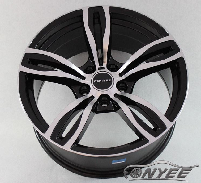 картинка Новые диски BMW F10 style R18 5x120 ET20 J8,5 черный глянец + серебро магазин  StreetTuning 