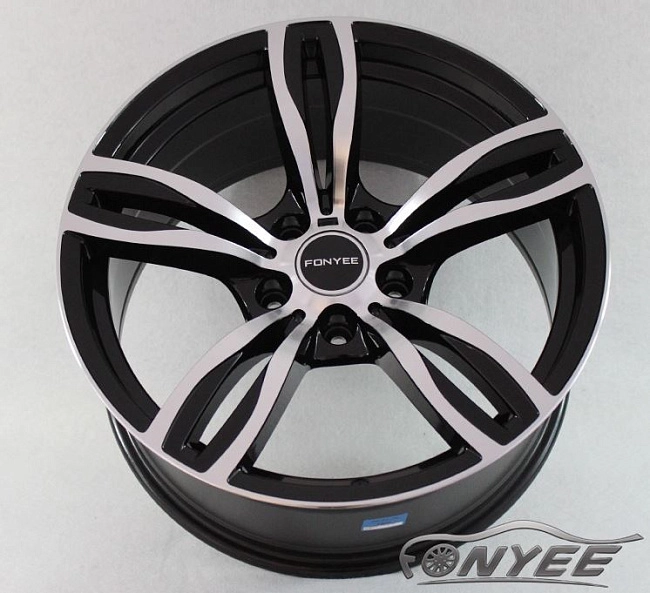 картинка Новые диски BMW F10 style R18 5x120 ET25 J8,5 черный глянец + серебро магазин  StreetTuning 