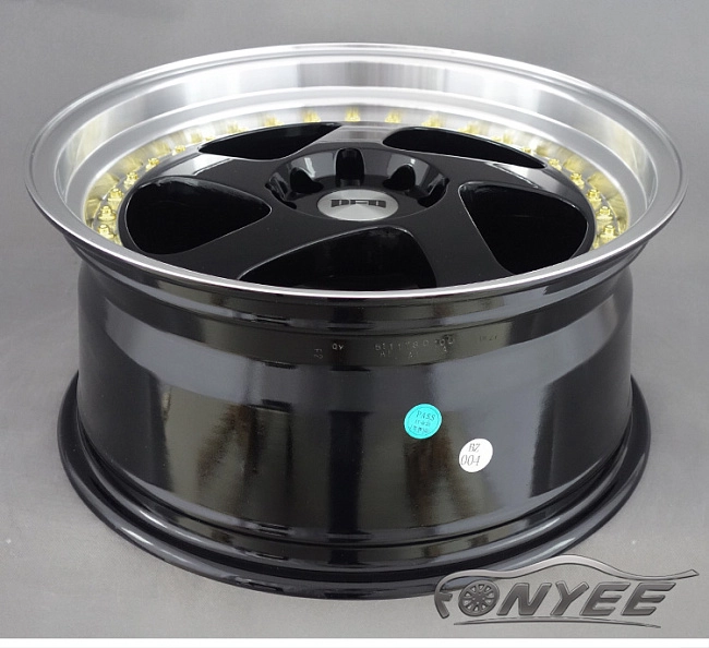 картинка Новые диски Rotiform TMB Flat R18 5х100/114,3 ET30 J8,5 черный глянец + золотистые болтики магазин  StreetTuning 