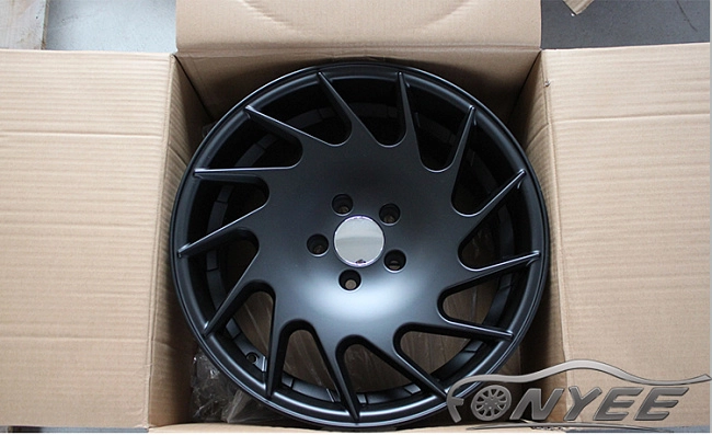 картинка Новые диски Vossen VLE1-R Replica R18 5X112 ET40 J8,5 черный мат магазин  StreetTuning 