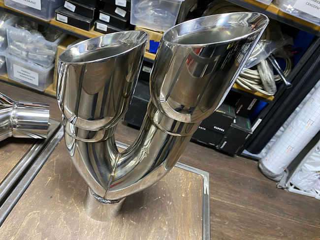 картинка Насадки на глушитель двойные, универсальные - 2 шт 80 х 102 мм, хром магазин  StreetTuning 