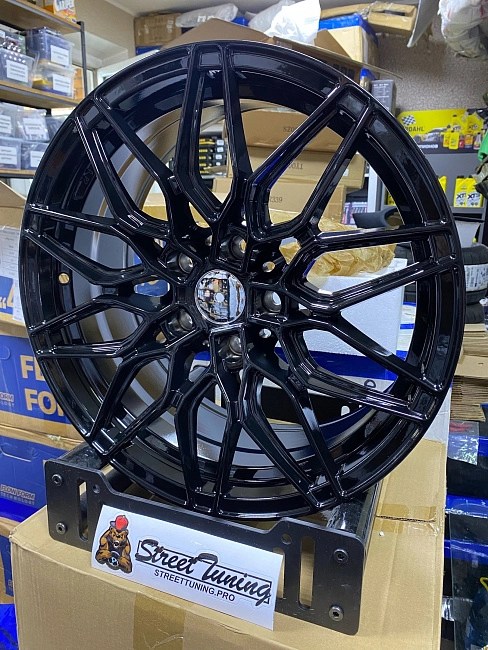 картинка Новые диски Wheelegend VLF R17 J7.5 ET35 5x112 Black магазин  StreetTuning 