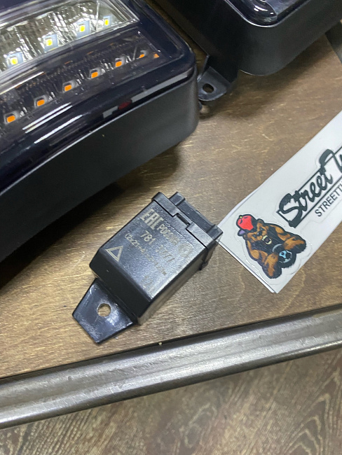 картинка Задние светодиодные фонари тонированные для а/м ВАЗ 2121,21213,21214 магазин  StreetTuning 