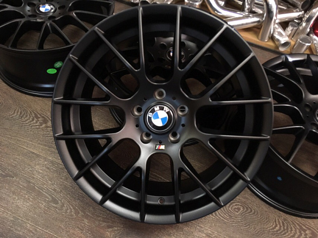 картинка Разноширокие диски BMW M R19 J8.5/J9.5 ET35 5X120 черные матовые магазин  StreetTuning 