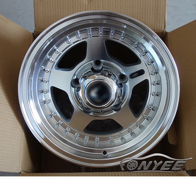 картинка Новые диски MVF-955 R15 5X114,3 ET-10 J7 серебро + серебристые болтики магазин  StreetTuning 