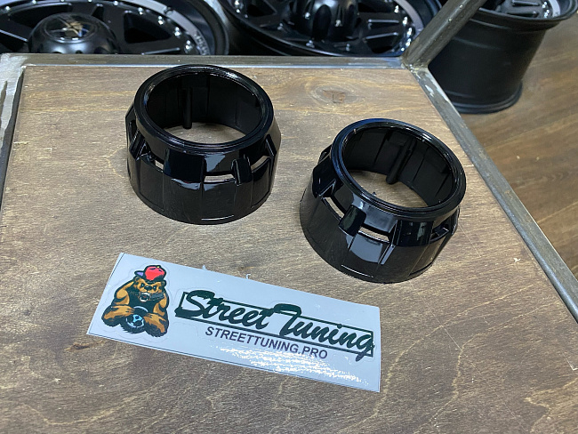 картинка Маски (бленды) для линз 2.5 дюйма, универсальные, 2 шт. черные магазин  StreetTuning 