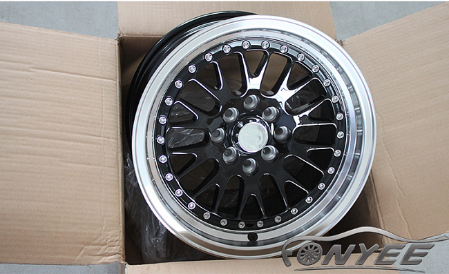 картинка Новые диски ESM 007 R15 4x100-4x114,3 ET20 J8 черный с хром полкой магазин  StreetTuning 