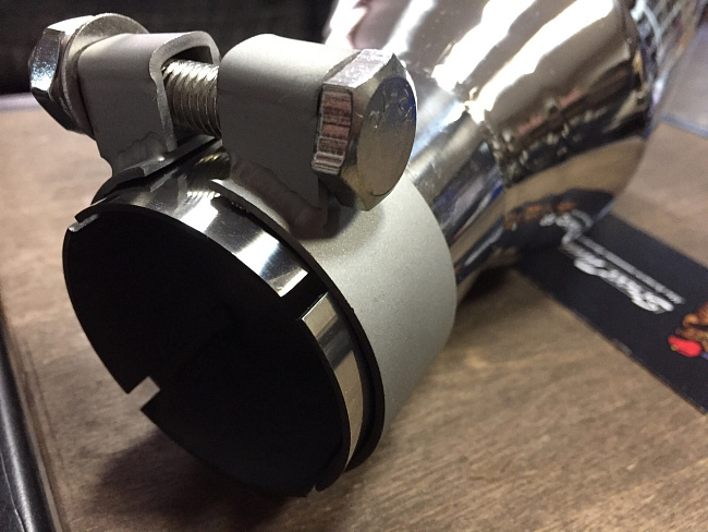 картинка Насадка на глушитель универсальная HKS style 54 мм - 89 мм магазин  StreetTuning 