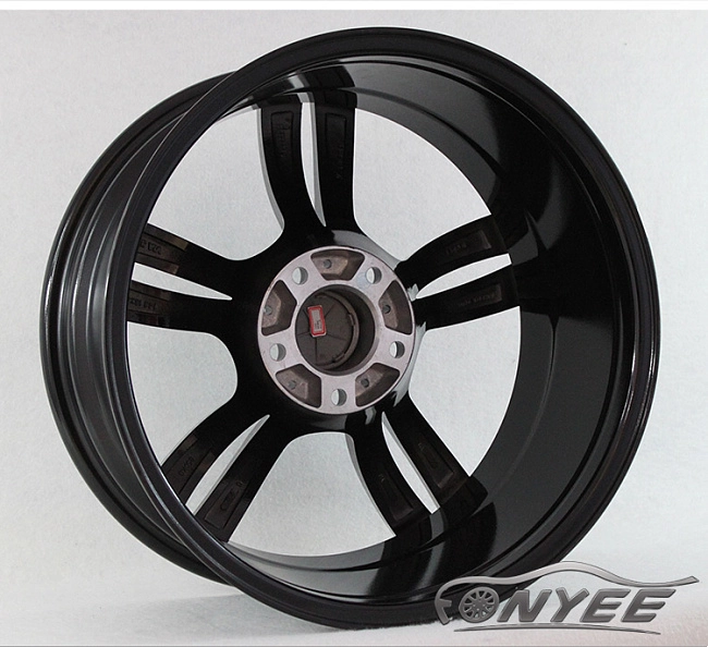 картинка Новые диски BMW F10 style R18 5x120 ET25 J8,5 черный глянец + серебро магазин  StreetTuning 