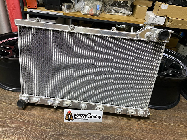 картинка Радиатор алюминиевый Subaru Forester SF5 атмо 40мм AT магазин  StreetTuning 