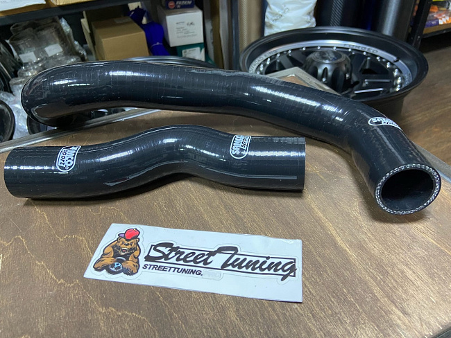 картинка Патрубки радиатора для Nissan Silvia s13/s14/s15 200 sx G35 VQ35DE черные магазин  StreetTuning 