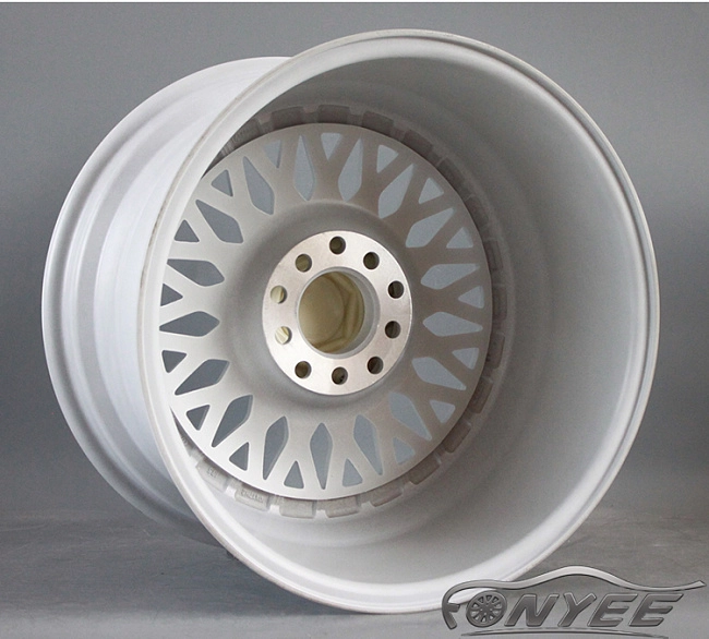 картинка Новые диски BBS RS R17 5X112/5X120 ET15 J10 белый глянец + золотистые болтики магазин  StreetTuning 
