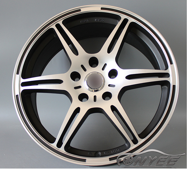 картинка Новые диски Styluz R17 5х114,3 ET40 J7 черный мат + серебро магазин  StreetTuning 